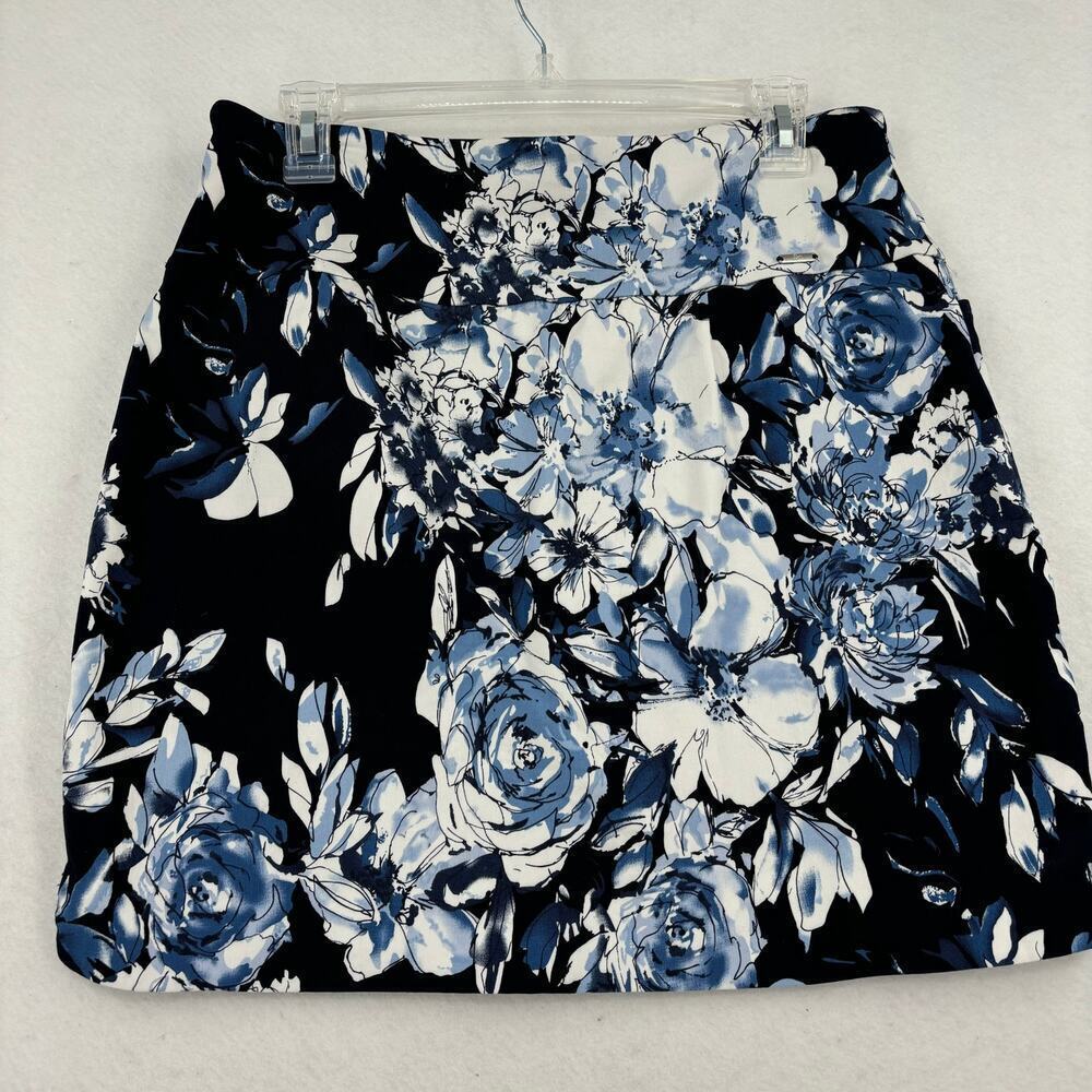 S.C. & Co Skort‎ Size M Blue Floral 360 Tummy Control Pull On Stretch Pockets - Picture 8 of 13